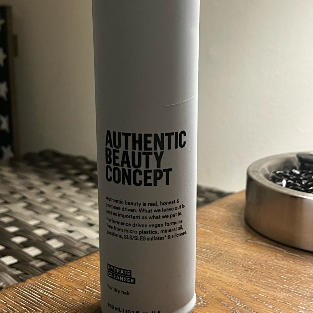 Authentic Beauty Concept Hydrate Cleanser